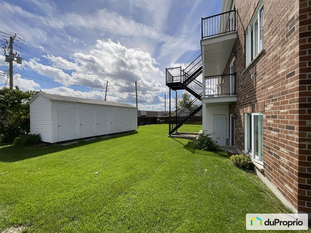 $389,000 - Condominium for sale in Ste-Marthe-Sur-Le-Lac — photo 3