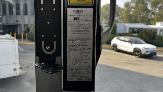 2018 Caterpillar 326F L Excavator in Heavy Trucks in Edmonton - Image 33