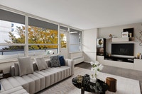 2 Bed, 1 Bath, Air-Conditioned, Recently Renovated Kitchen with Stainless Steel Appliances, Amazing... (image 2)