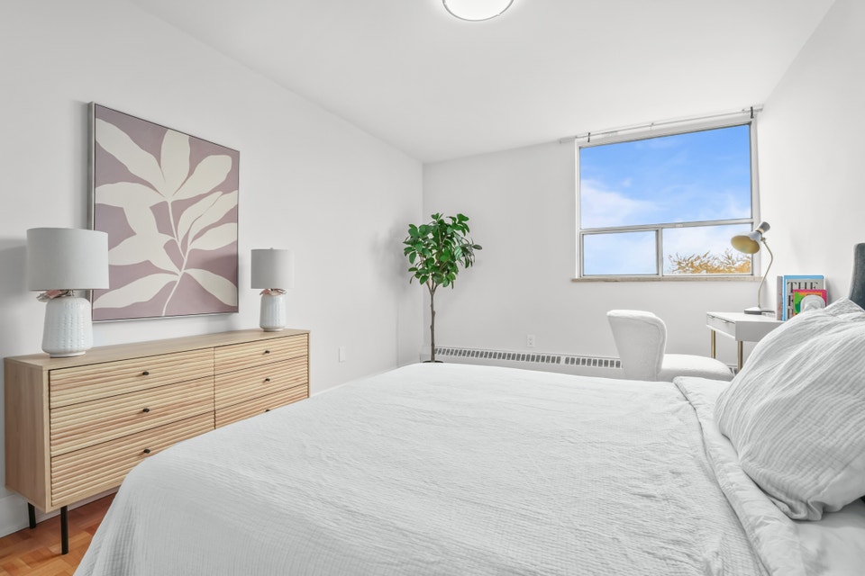 1BD - FULLY RENOVATED  WITH AC -  PRIME ETOBICOKE 3
