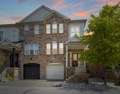 LARGE END UNIT TOWNHOME FOR LEASE! GEORGETOWN!
