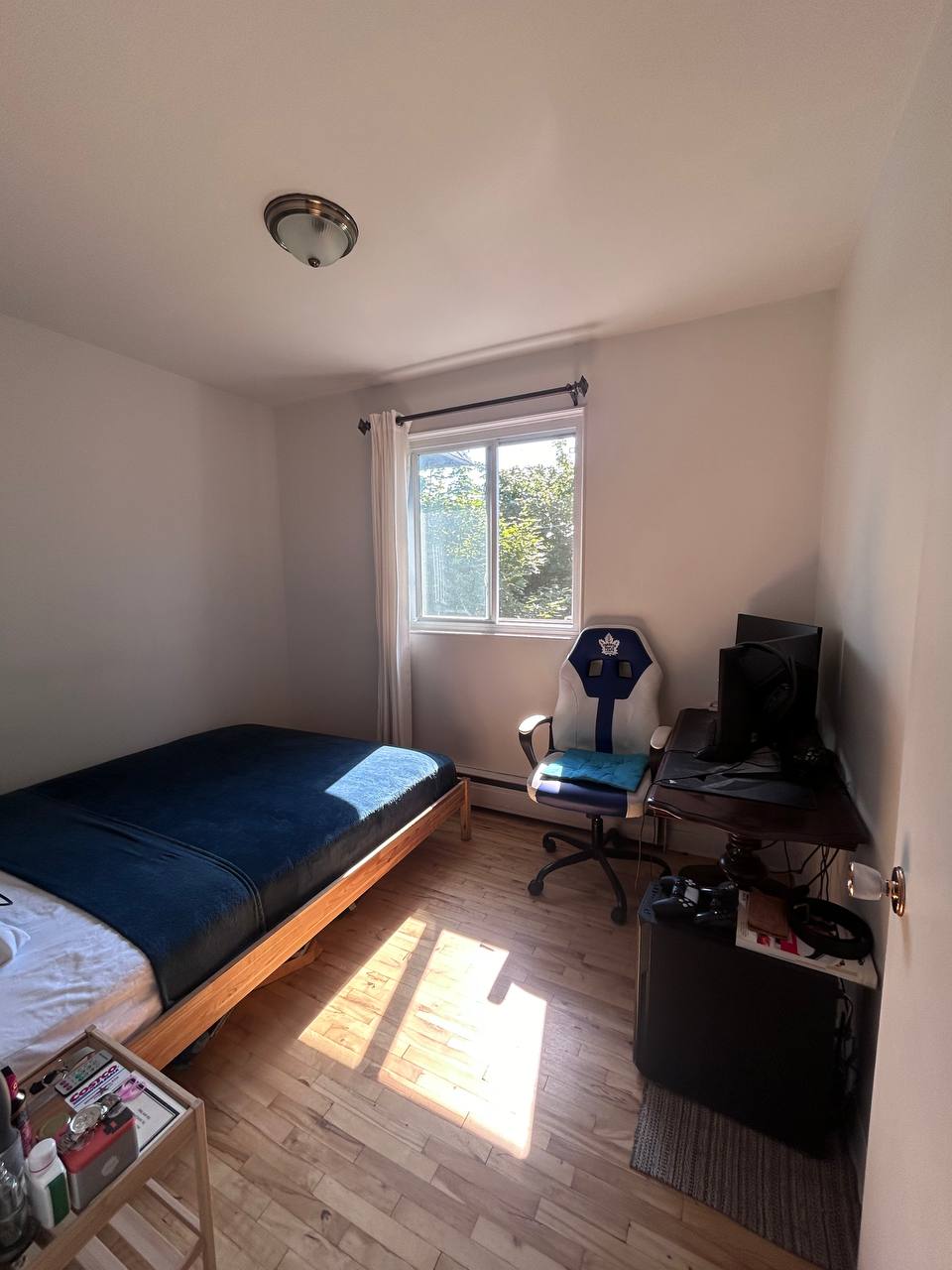 5 1/2 à Ste-Foy rue Namur *Piscine intérieure* pour 1er Nov. 5