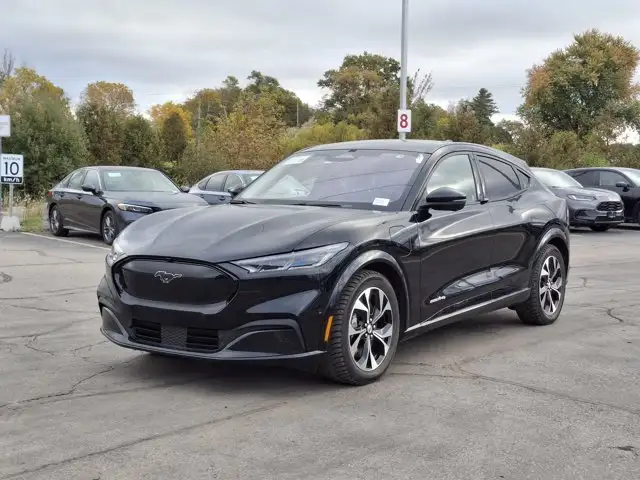 2023 Ford Mustang Mach-E Premium AWD | Leather | Glass Roof