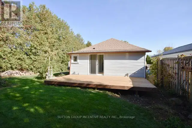 1556 HOUSTON AVENUE Innisfil, Ontario in Houses for Sale in Barrie - Image 34