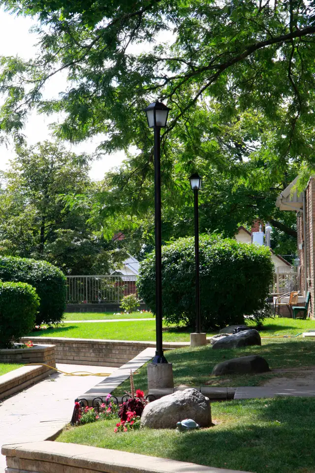 Three Bedroom Townhouse for Rent in Oshawa. GREAT LOCATION in Long Term Rentals in Oshawa / Durham Region - Image 17