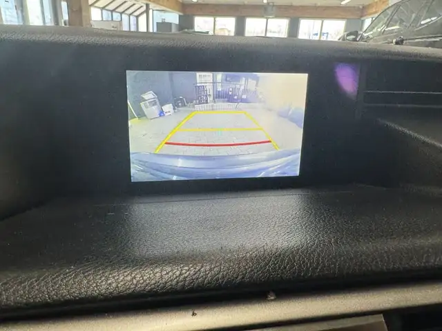 2017 Lexus IS 300 4dr Sdn AWD in Cars & Trucks in Longueuil / South Shore - Image 25