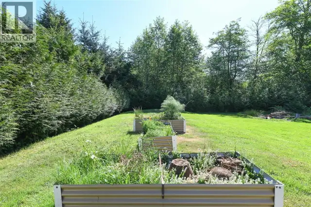 1804 Little River Rd Comox, British Columbia in Houses for Sale in Comox / Courtenay / Cumberland - Image 11