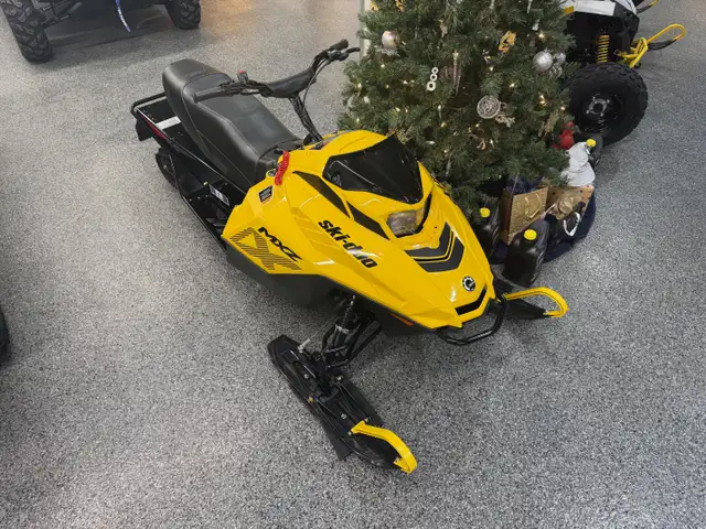2026 Ski-Doo MXZ 200 in Snowmobiles in Medicine Hat - Image 2