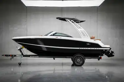 US-PFWFN007D626 Découvrez le Four Winns HD2 2026, un bowrider de 20 pieds conçu pour profiter pleine...
