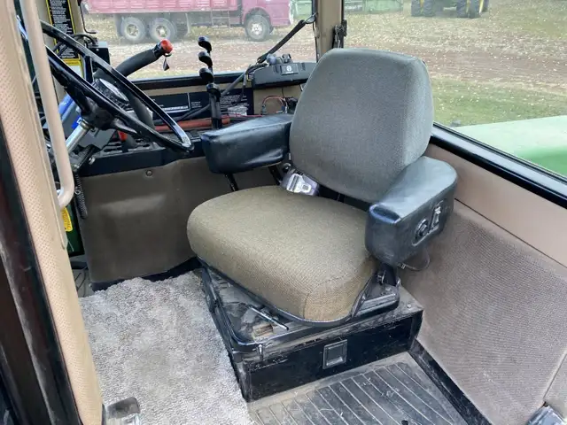 1993 John Deere 4WD Tractor 8770 in Farming Equipment in Edmonton - Image 6