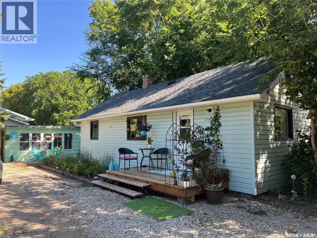 225 First STREET Wadena, Saskatchewan in Houses for Sale in Saskatoon - Image 2