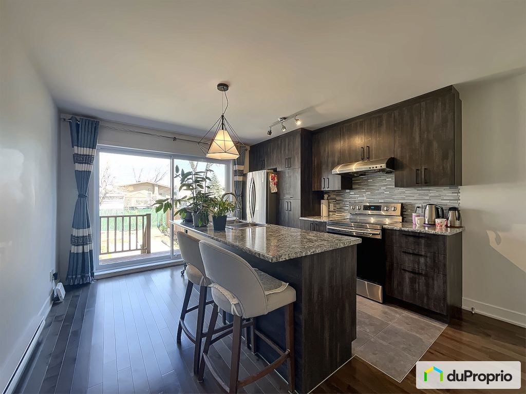 $619,000 - Townhouse for sale in Longueuil (Vieux-Longueuil) — photo 2