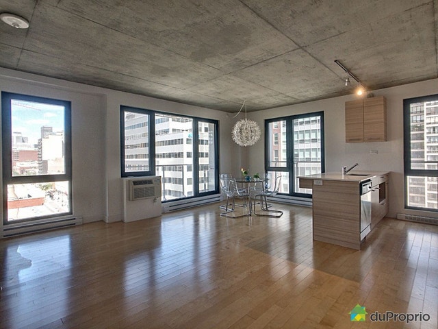 $560,000 - Condominium in Ville-Marie (downtown, old Mtl) — photo 1