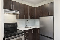 Quiet seven-storey high-rise rests in mature community. Parkdale is popular! This rental community h... (image 8)