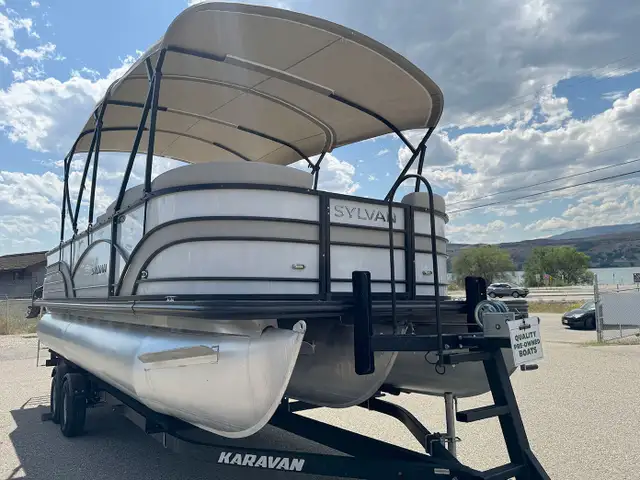 2019 SYLVAN Mirage 8522 Party Fish Luxury Ed TRITOON -used ponto in Powerboats & Motorboats in Prince Albert - Image 3