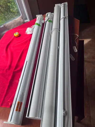 Horizontal Blinds /Stores horizontaux Hunter Douglas Modèle Silhouette Stores blancs en tissu - Whit...