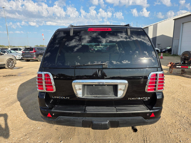 2006 Lincoln Navigator Ultimate 4WD!! SUPER CLEAN!! NO RUST!! BC in Cars & Trucks in Winnipeg - Image 4