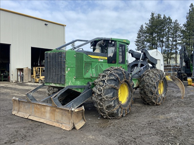Hours: 8453 | Location: Cranbrook, BC, CA | Attachments: Chains; Blades: Stacking Blade; Grapples: D...
