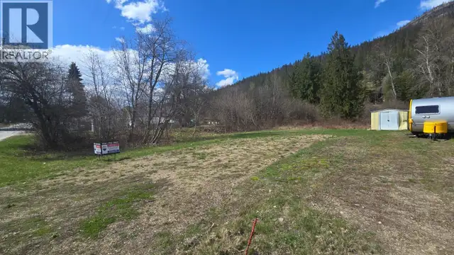 519 Main Street Lot# 9 & 10 Slocan, British Columbia in Land for Sale in Nelson - Image 6