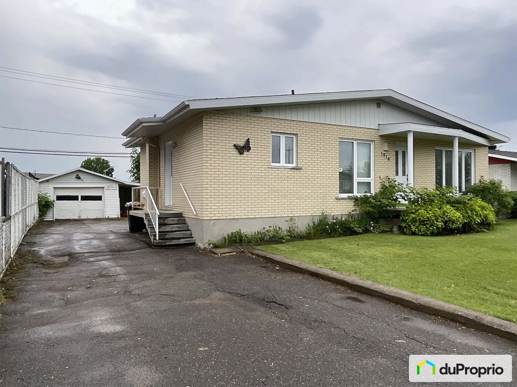 $289,000 - Bungalow for sale in Jonquière (Jonquière) — photo 1