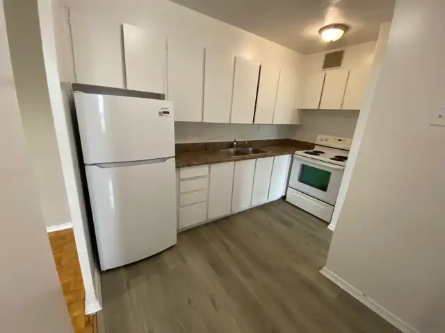 2 BEDROOM APARTMENT FOR RENT in Long Term Rentals in City of Toronto - Image 10