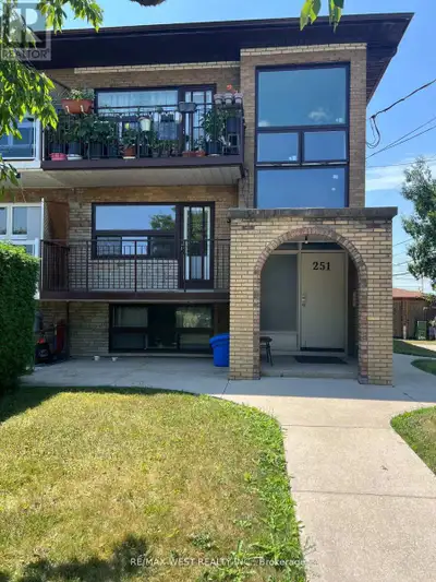 Welcome to this beautifully updated 3 bedroom, 2 bathroom apartment in the heart of Bathurst Manoron...