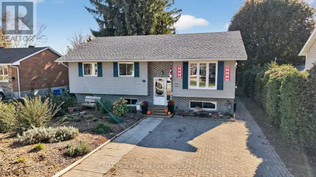 7 BATTEAUX ROAD Clearview (Nottawa), Ontario in Houses for Sale in Ottawa - Image 2