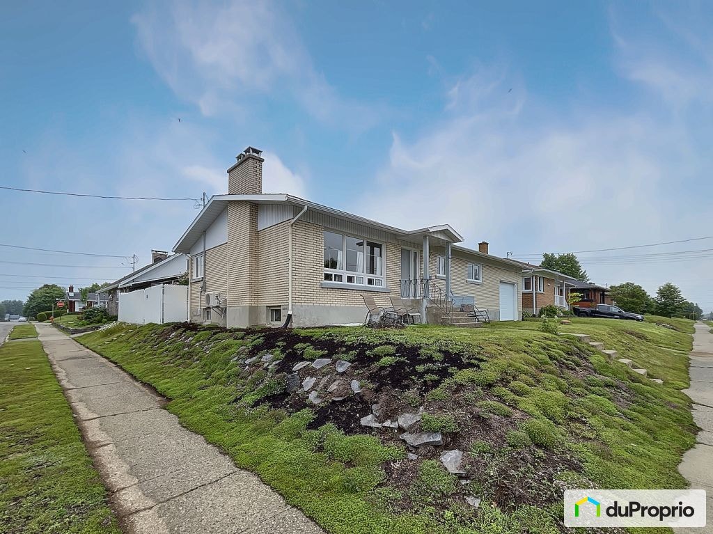 13e Avenue — photo 2