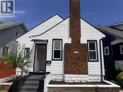 Attention Investors, Multi-Generational Families & First-Time Home Buyers! Welcome to 1970 Ottawa St...