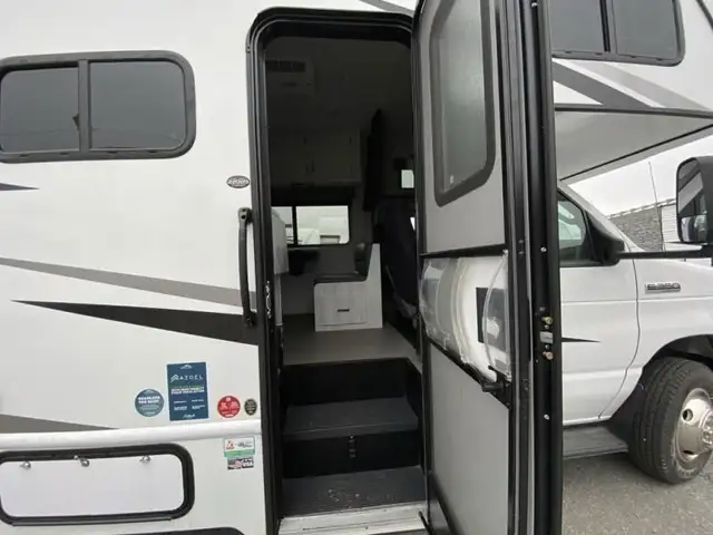 2023 EAST TO WEST Entrada 2200S in RVs & Motorhomes in Bedford - Image 12