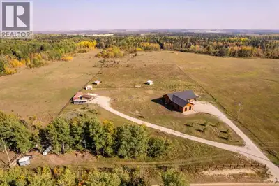 Welcome to Wood Spirit Ranch - a beautiful horse ready property where quality meets quiet comfort. E...