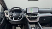 PANORAMIC ROOF, LED HEADLIGHTS, TOW HITCH, POWER LIFTGATE, NAVIGATION SYSTEM Prepare to be impressed... (image 9)