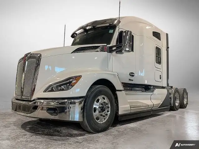 2025 Kenworth T680 in Heavy Trucks in Moncton - Image 2