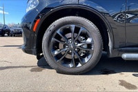5.7 L 8 Cyl Engine Vehicle Options: Leather Interior, Sunroof, Adaptive Cruise Control, Wireless Cha... (image 4)