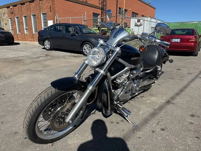 2009 Harley-Davidson V-Rod ~ V-ROD ~ 1250CC ~ CANADIAN ~ LOW KMS in Street, Cruisers & Choppers in City of Toronto - Image 4