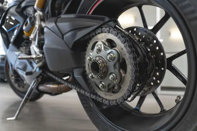2025 Ducati Panigale V2 *BAS KMs!*5533992136638566418
