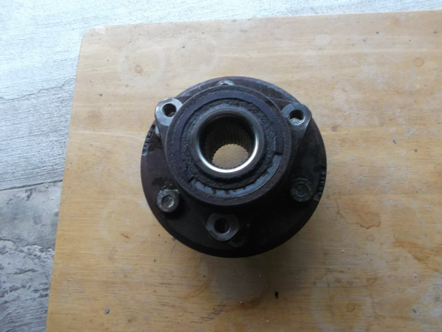 REAR WHEEL BEARING FOR GMC VEHICLE in Other Parts & Accessories in Belleville - Image 3