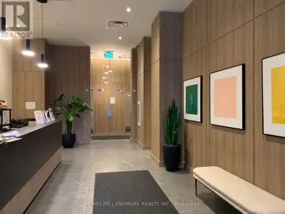 Luxury Eighty One Wellesley Condo located Downtown Prime Location. Walk distance to UOT. Beautiful V...