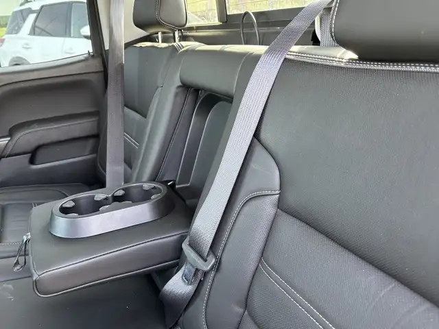 2017 GMC Sierra 1500 Denali 4x4 Crew Cab • 6.2L • Sunroof • Pwr  in Cars & Trucks in Calgary - Image 28