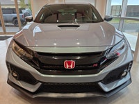 The 2019 Honda Civic Type R is built for those who live for the thrill of the drive. With its aggres... (image 1)