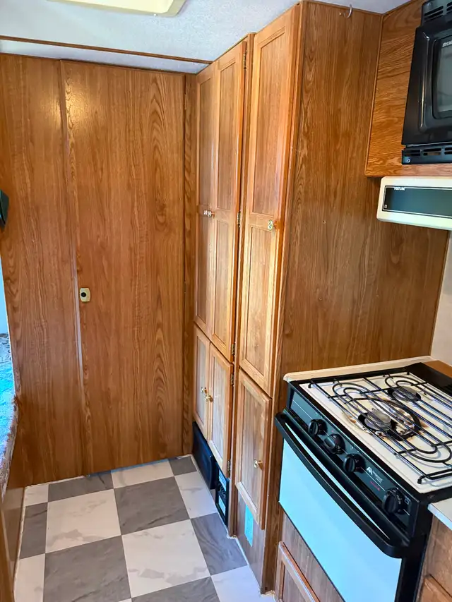 23 ft Tahoe Lite by Thor in Travel Trailers & Campers in Nanaimo - Image 9