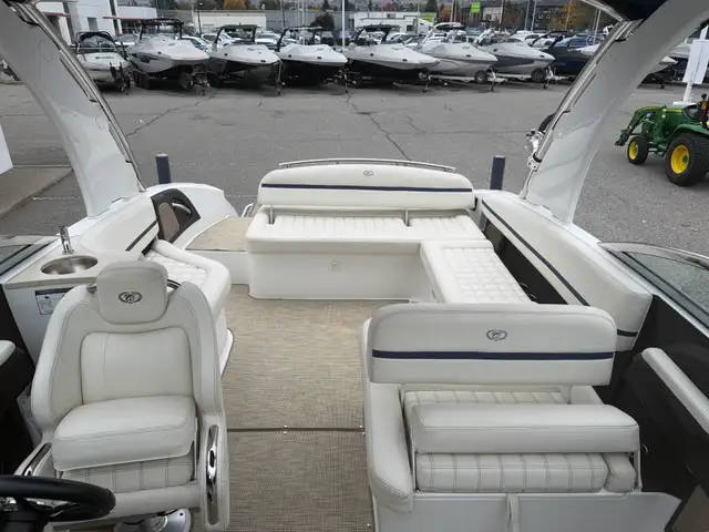 2019 Cobalt R7 Surf in Powerboats & Motorboats in Saskatoon - Image 44