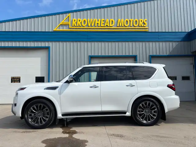 2023 Nissan Armada Platinum LOW KM / Tan interior 
