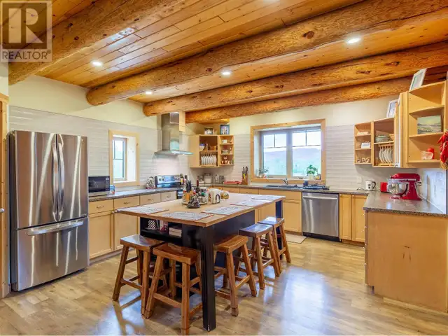 585 16 HIGHWAY Smithers, British Columbia in Houses for Sale in Smithers - Image 12