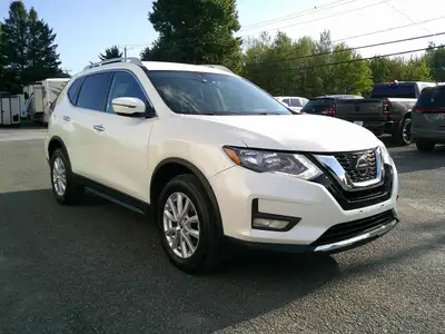 2020 Nissan Rogue 2020 Nissan Rogue SV AWD - Bluetooth - Sièges chauffants - Bien entretenu AWD • MO...