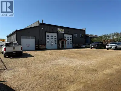 Prime Commercial Shop – For Sale or Lease This versatile 3-bay commercial shop offers over 4200sq. f...
