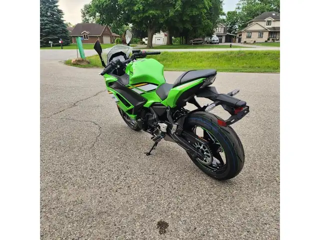 2025 Kawasaki Ninja 650 KRT Edition in Street, Cruisers & Choppers in London - Image 6