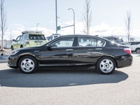 No Accidents - One Owner - Heated Front Seats - Backup Camera - Keyless Ignition Efficient, reliable... (image 5)