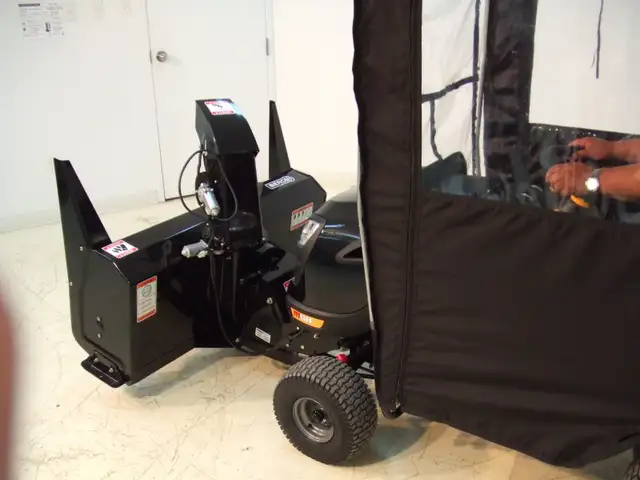 Cub Cadet — Tractor + Snowblower Package in Lawnmowers & Leaf Blowers in Ottawa - Image 5
