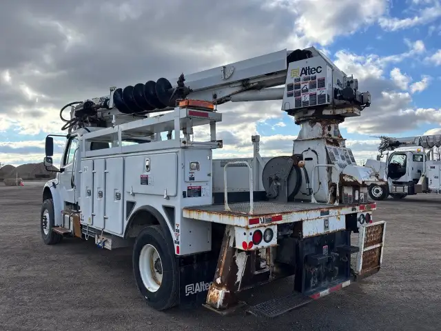 2019 Freightliner: Altec DM47B Digger Derrick. in Other in Mississauga / Peel Region - Image 3